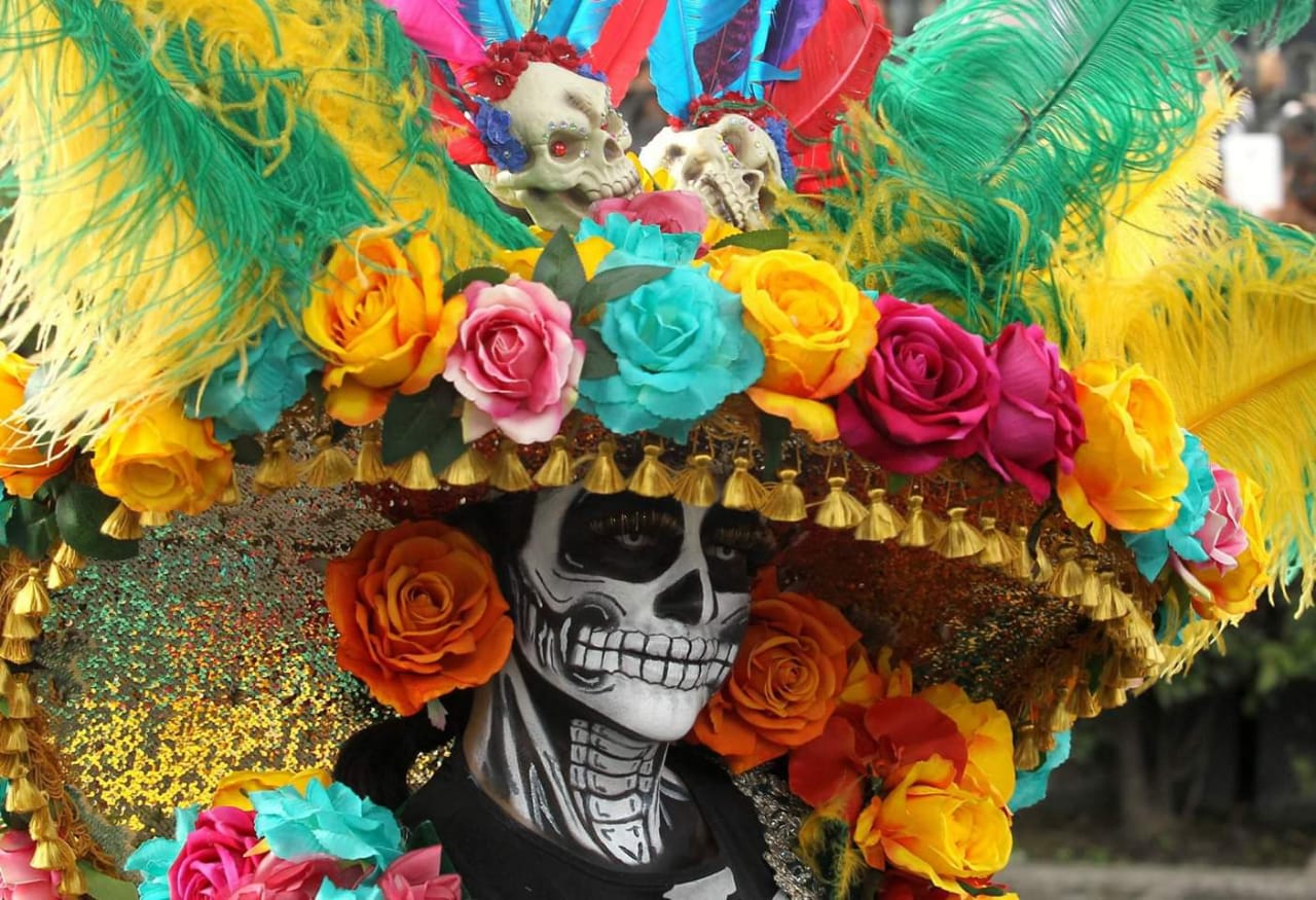 ¿Qué es y qué significado tiene el Día de Muertos en México? Crítica